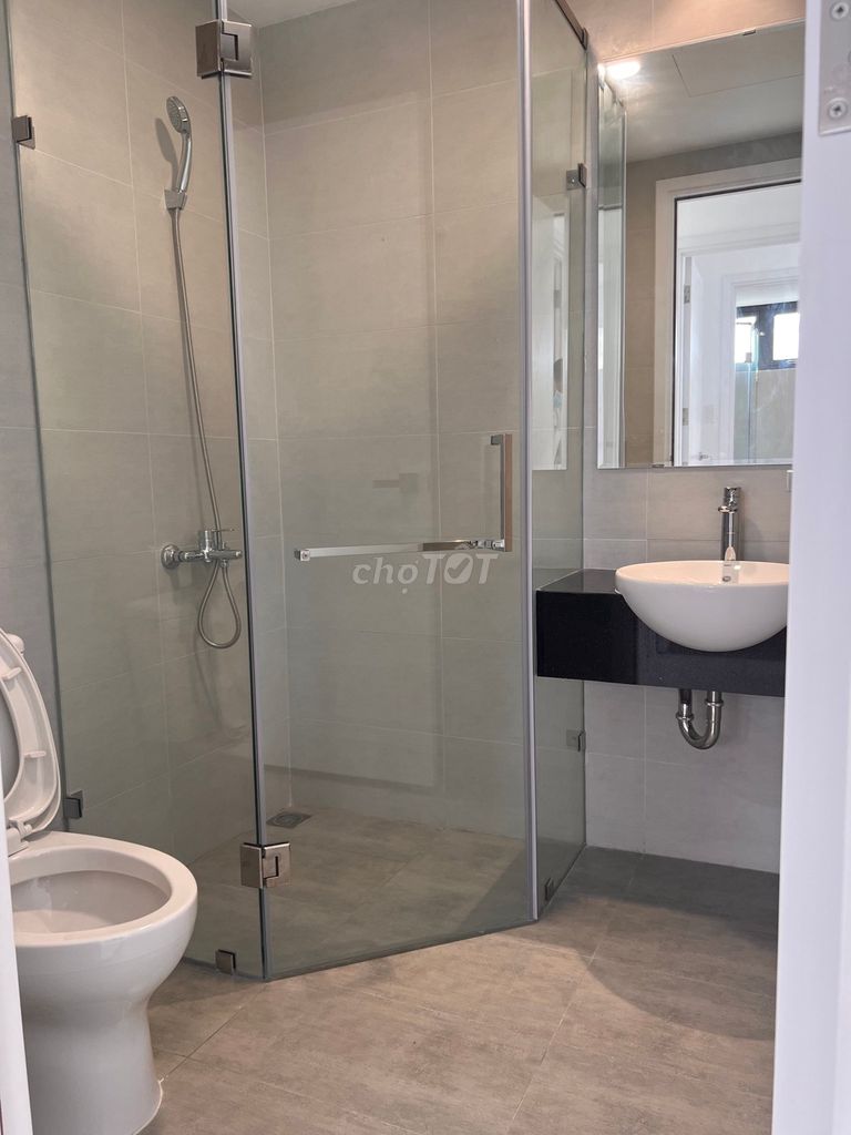 Renting Ricca District 9 (730) 2 bedroom 2-ntcb root toilets