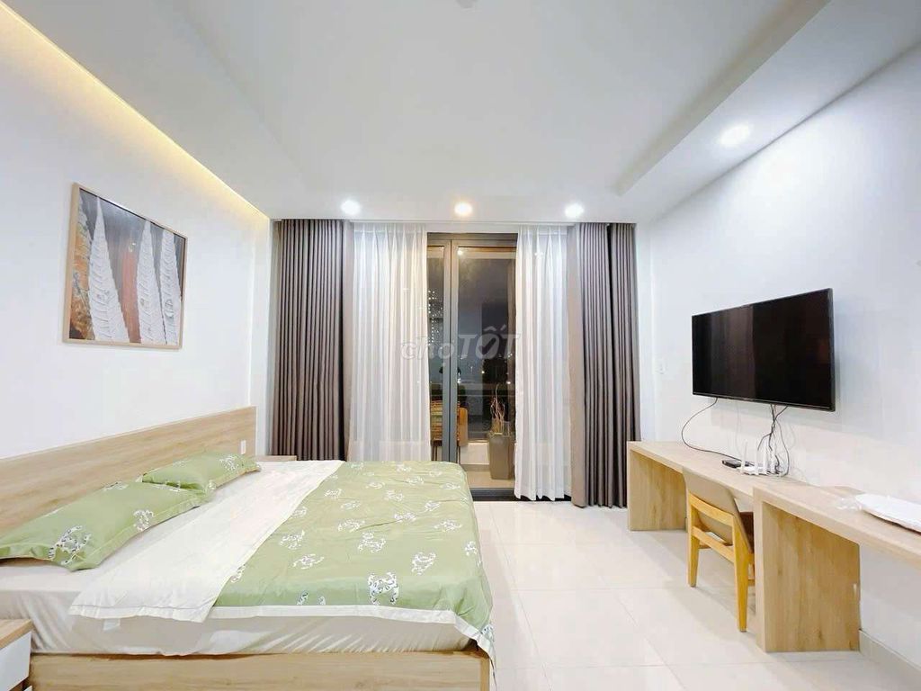 High - ranking apartment full balcony furniture Calmette Bridge, via nttu,ulaw 5 p