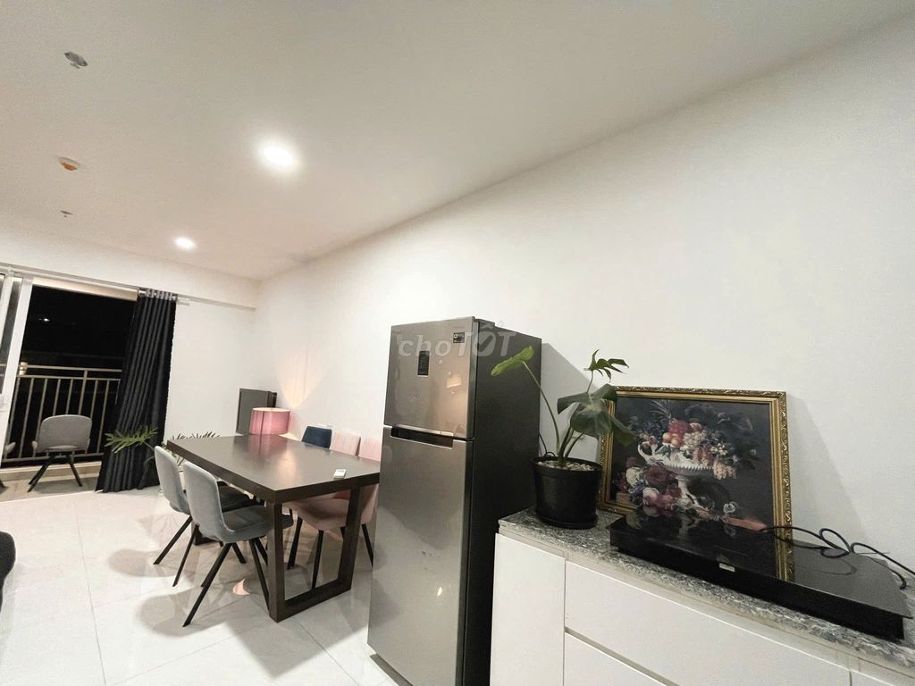 Rent all apartments Sunrise Riverside enough furniture, in place