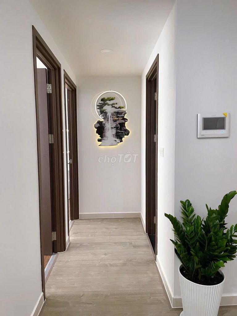 Rent many apartments, two bedrooms and three Sunrises, enough furniture, in place.