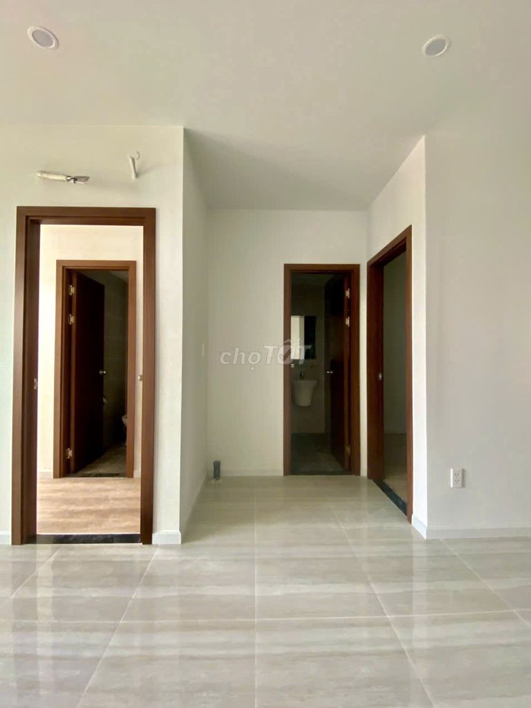 Rent a bedroom. One bathroom. 5.2 million near Hoàng Hữu Nam.