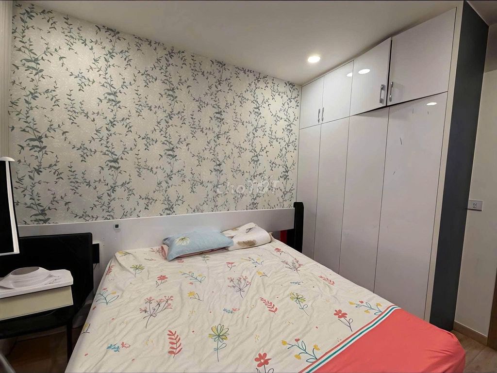 The high-end apartment Satra Eximland- -two full interior bedrooms, 79 m2 for 16 million a month.