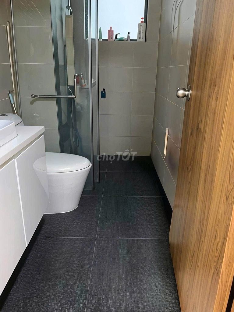 The high-end apartment Satra Eximland- -two full interior bedrooms, 79 m2 for 16 million a month.