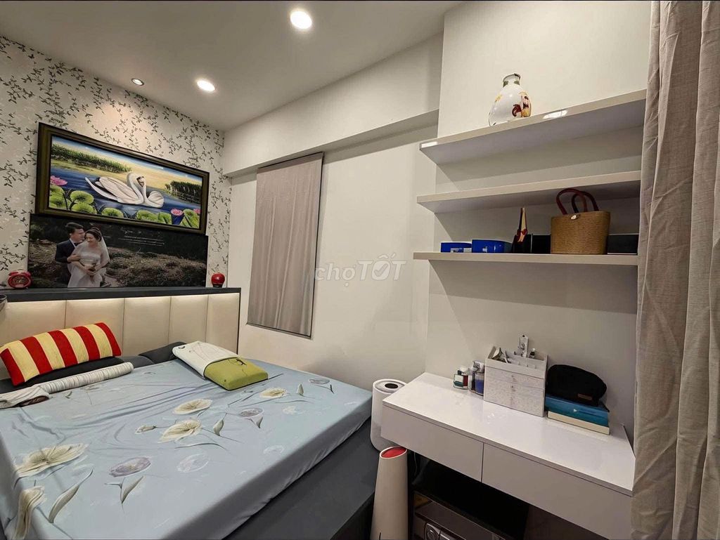 The high-end apartment Satra Eximland- -two full interior bedrooms, 79 m2 for 16 million a month.