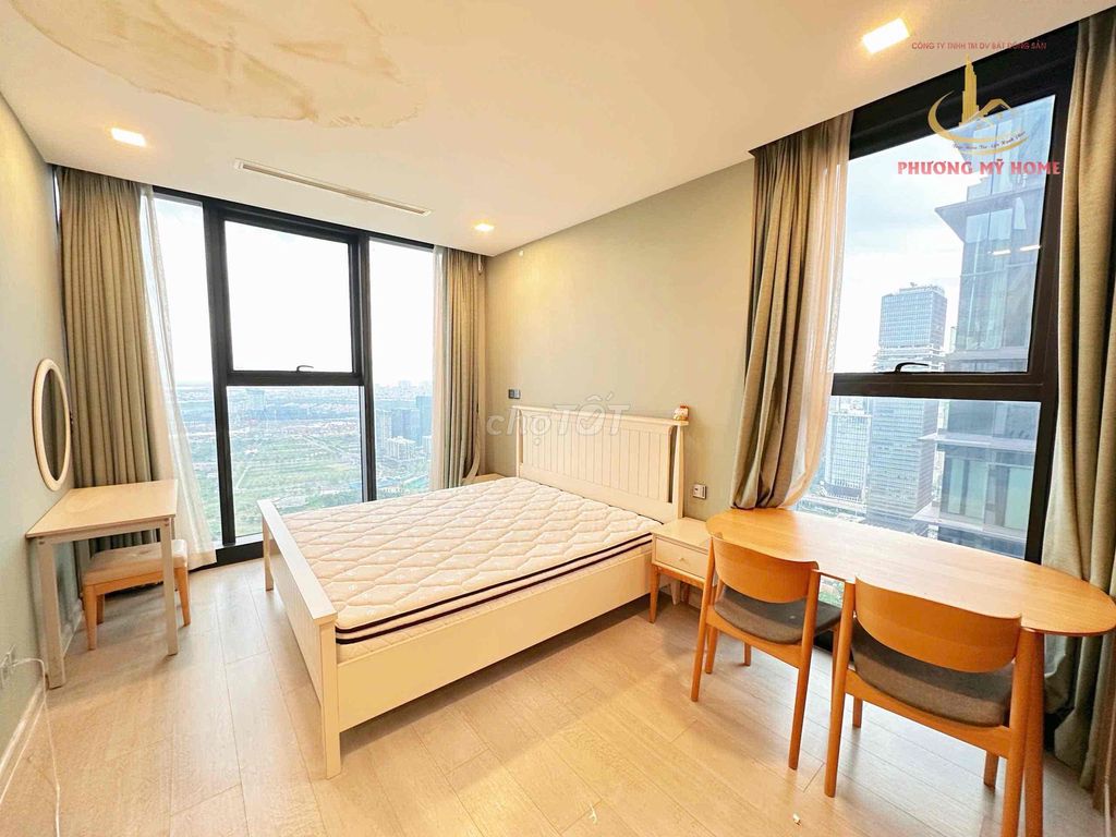 Rent 3 rooms vinhomes golden river 121 M2 view river - 57 million a month