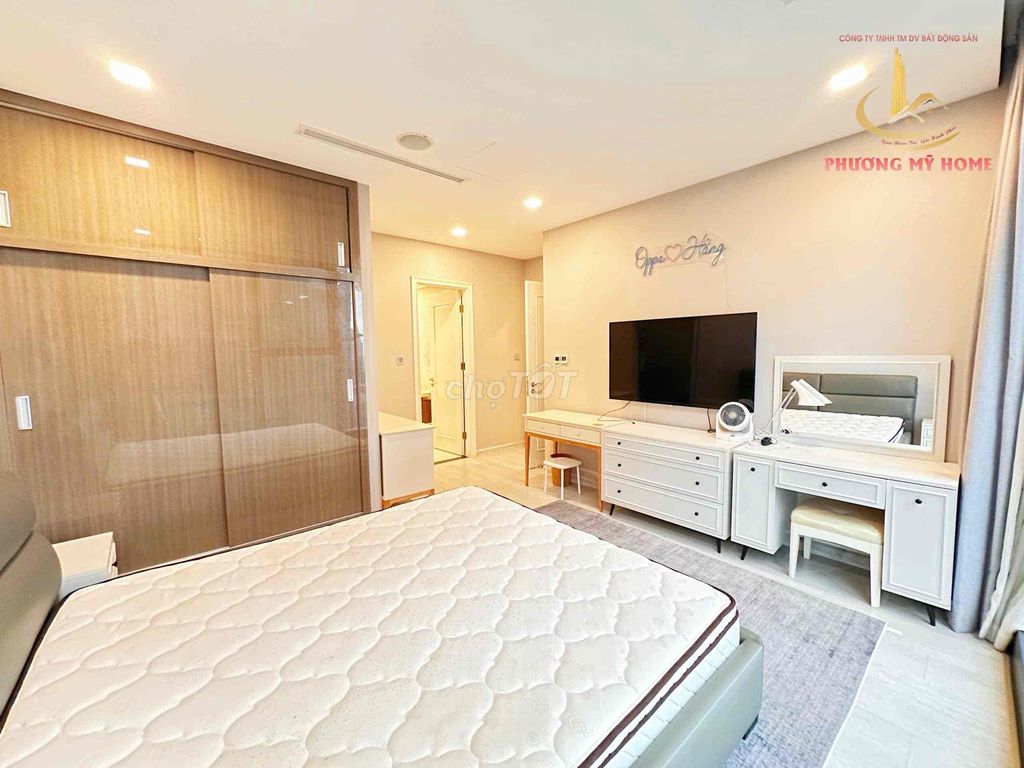 Rent 3 rooms vinhomes golden river 121 M2 view river - 57 million a month