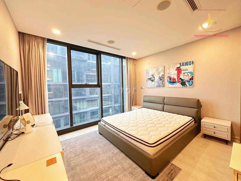 Rent 3 rooms vinhomes golden river 121 M2 view river - 57 million a month