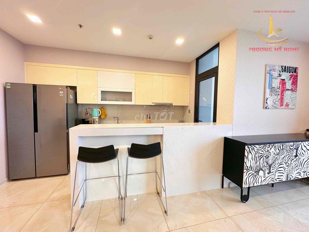 Rent 3 rooms vinhomes golden river 121 M2 view river - 57 million a month
