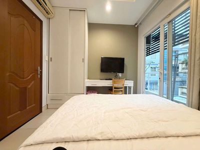 Two bedrooms, two bedrooms, 70 M2 toilets near the park. Planting, elevators, big parking lots.