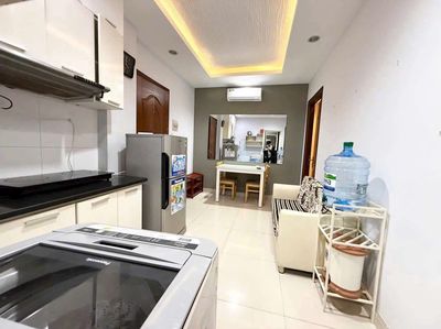 Two bedrooms, two bedrooms, 70 M2 toilets near the park. Planting, elevators, big parking lots.