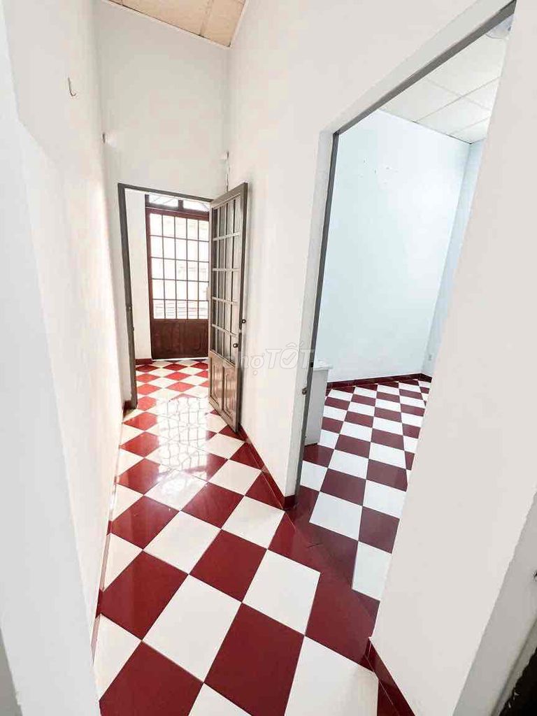 Rent an entire apartment at 2 Lê Văn Việt.