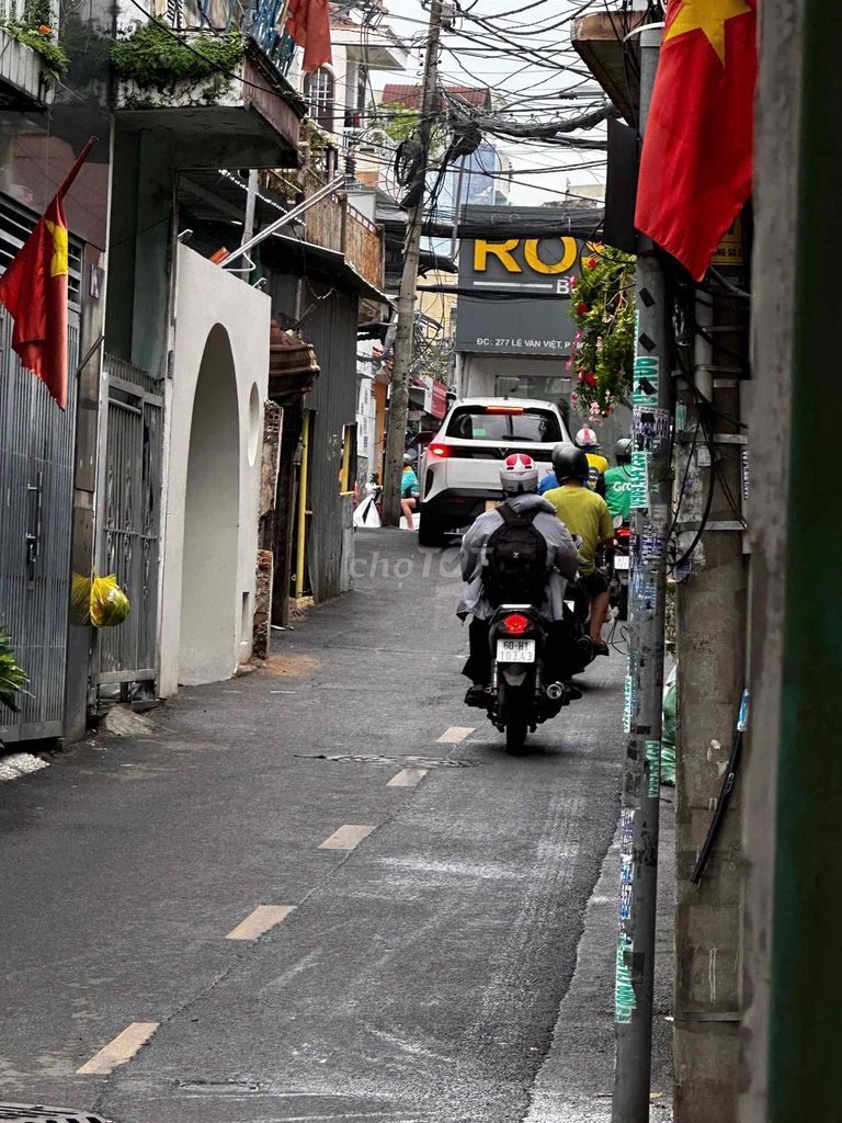 Rent an entire apartment at 2 Lê Văn Việt.