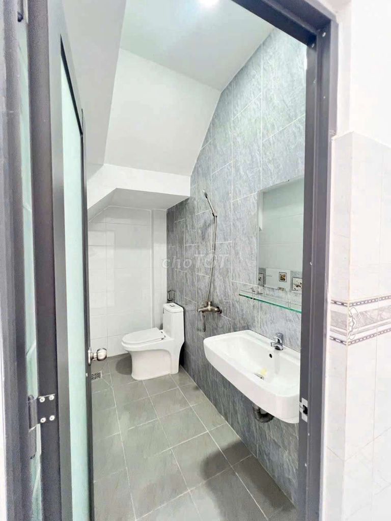 It's near the Lê Văn Quới.14 million. Four.