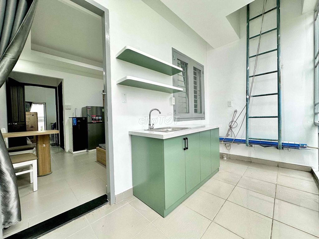 A kitchen bedroom, balcony private laundry on C1.