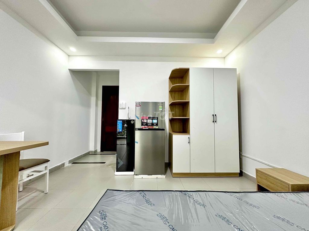 A kitchen bedroom, balcony private laundry on C1.