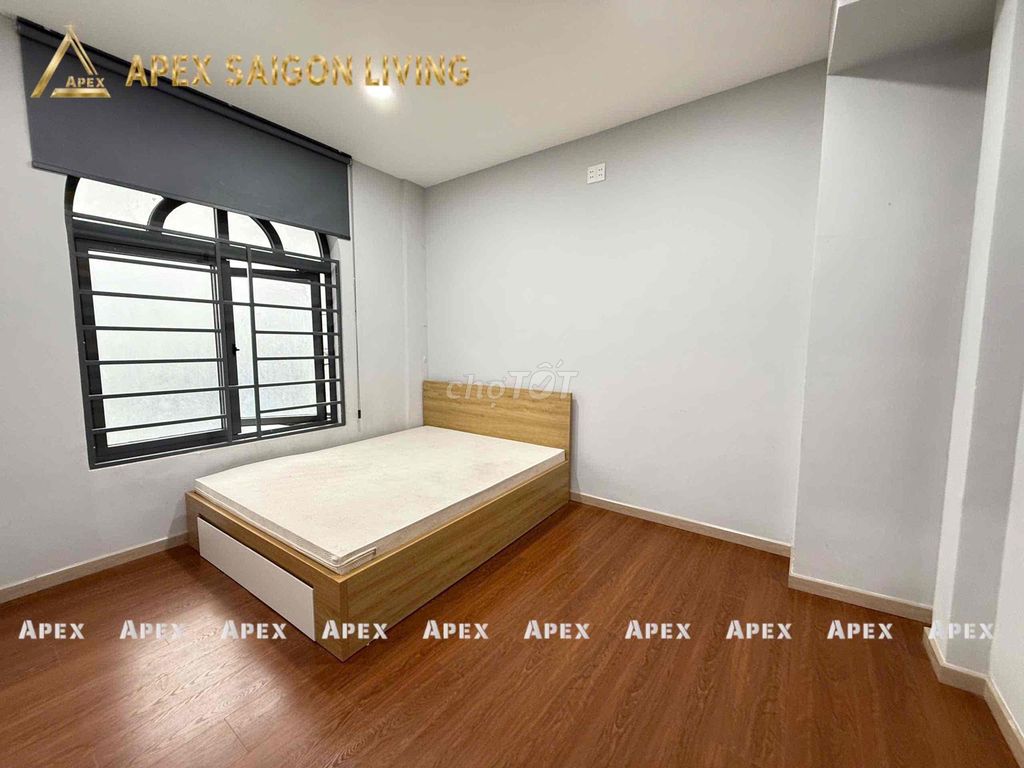 Hot rent for mini-house. A room full of doors.
