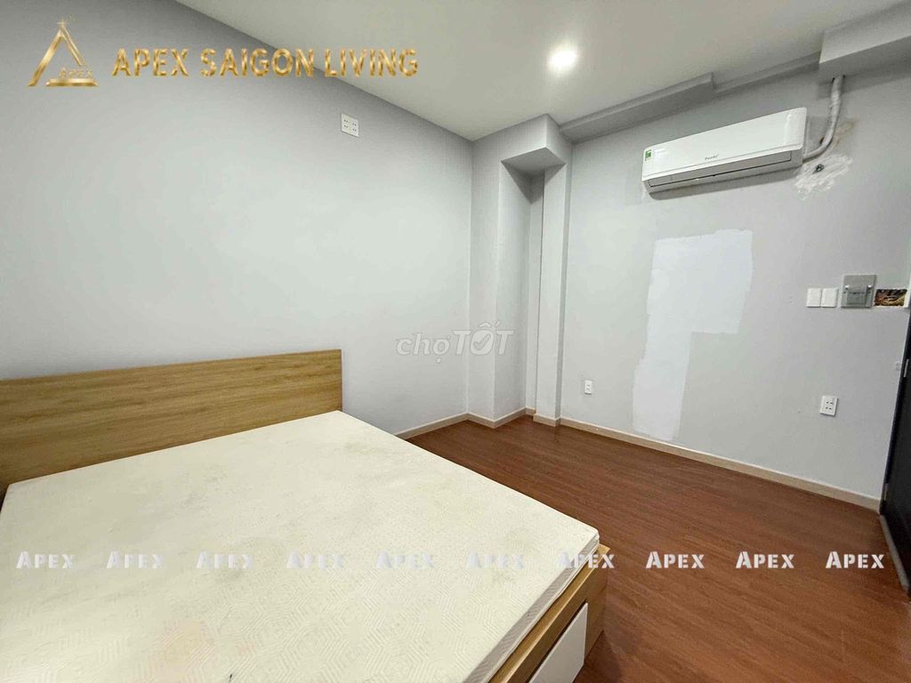 Hot rent for mini-house. A room full of doors.