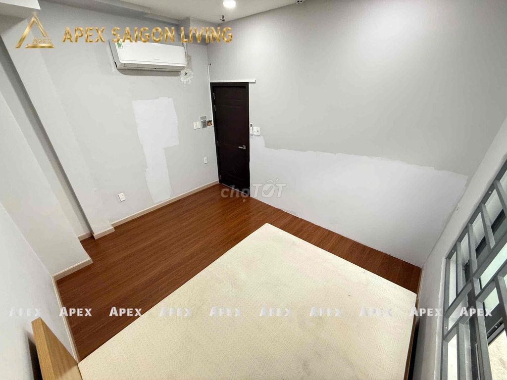 Hot rent for mini-house. A room full of doors.