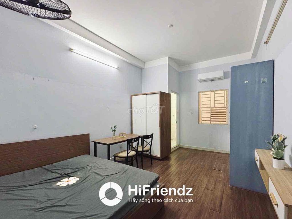 A full-on-time window studio - Tô Hiệu free time timed