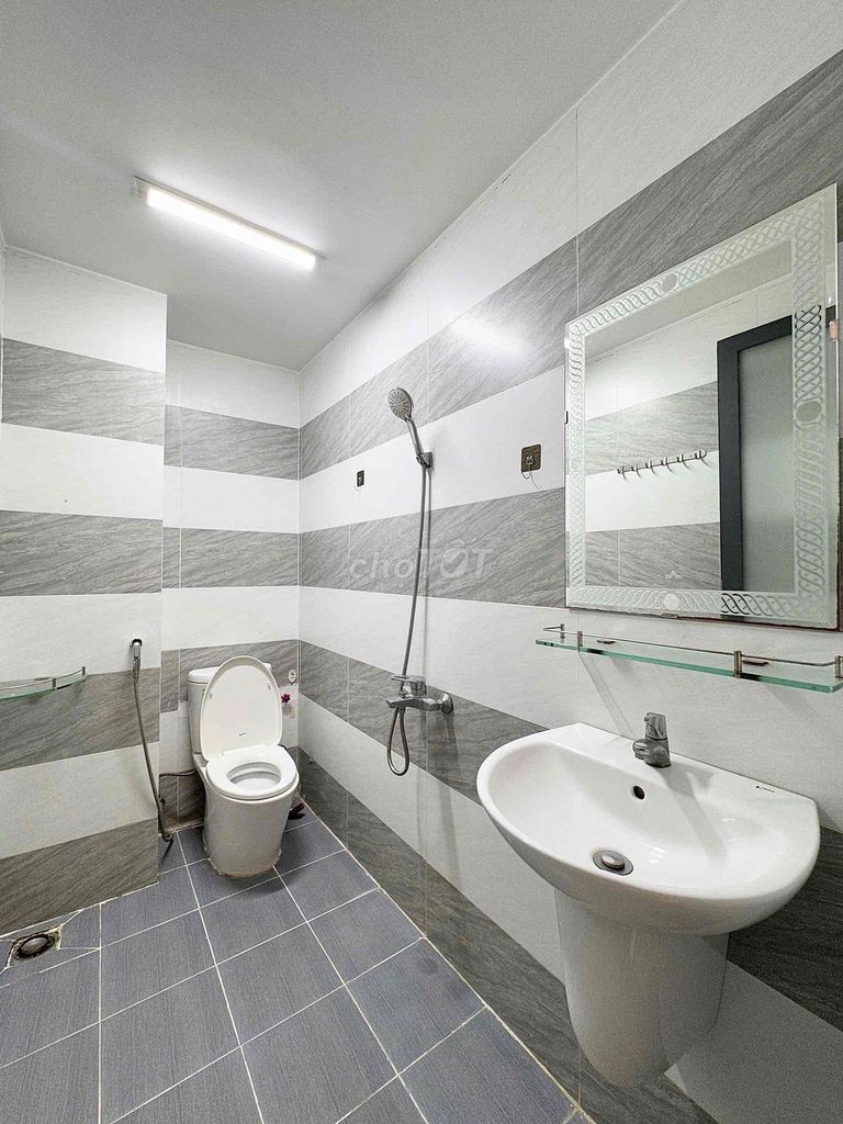 Rent the sky window studio full interior near youart to the advantage