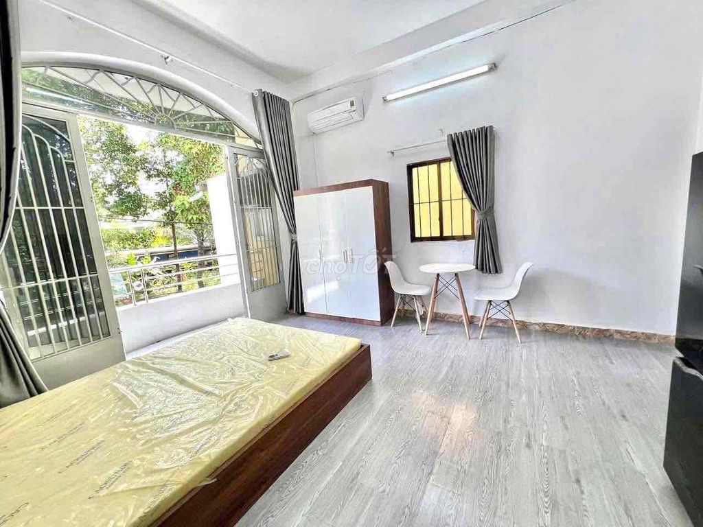 Rent the balcony view green tree tree tree right out of the Bắc Hải private inch