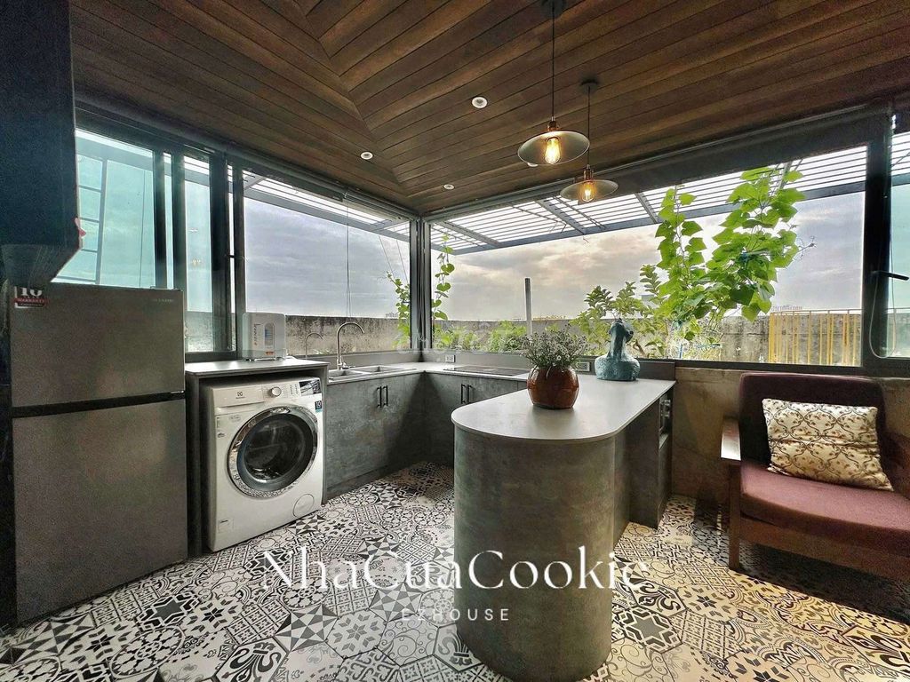 The penhouse 60 M2 is Tô Hiến Thành.
