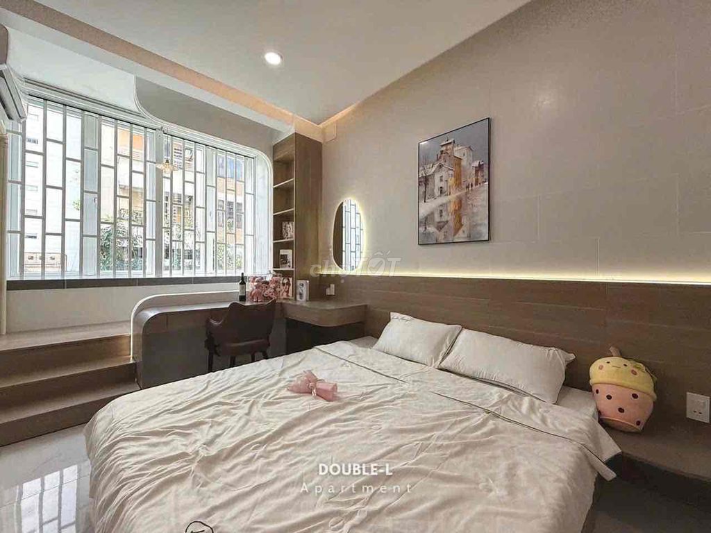 The apartment's a full interior bedroom in Cống Quỳnh District 1.