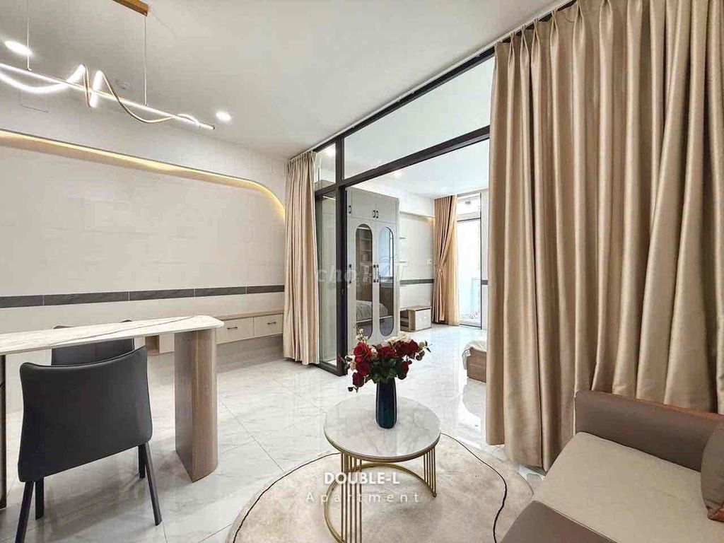 The apartment's a full interior bedroom in Cống Quỳnh District 1.