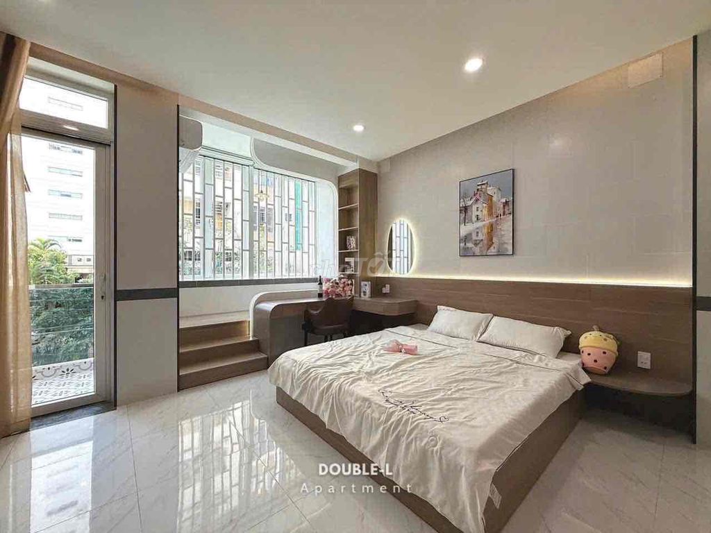 The apartment's a full interior bedroom in Cống Quỳnh District 1.