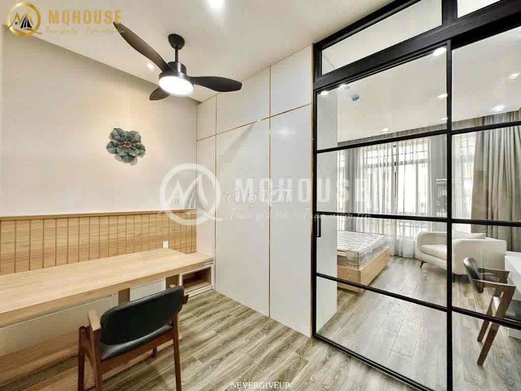 Rent a Hai Bà Trưng balcony bedroom near Tân Định Market, District 3.