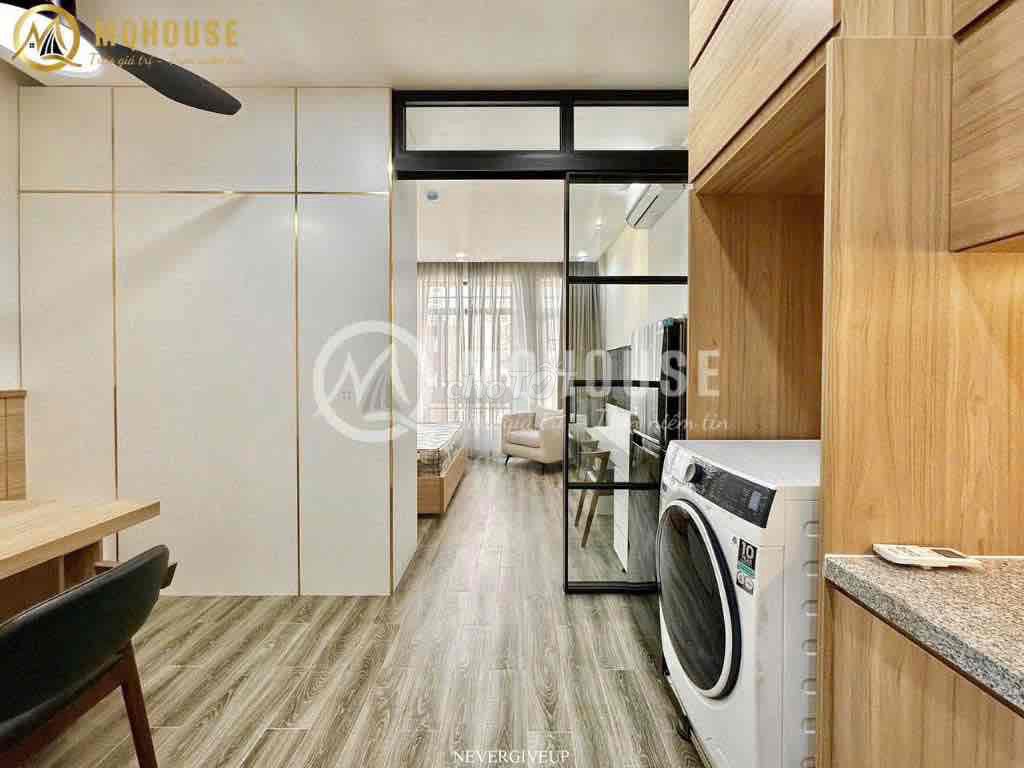 Rent a Hai Bà Trưng balcony bedroom near Tân Định Market, District 3.
