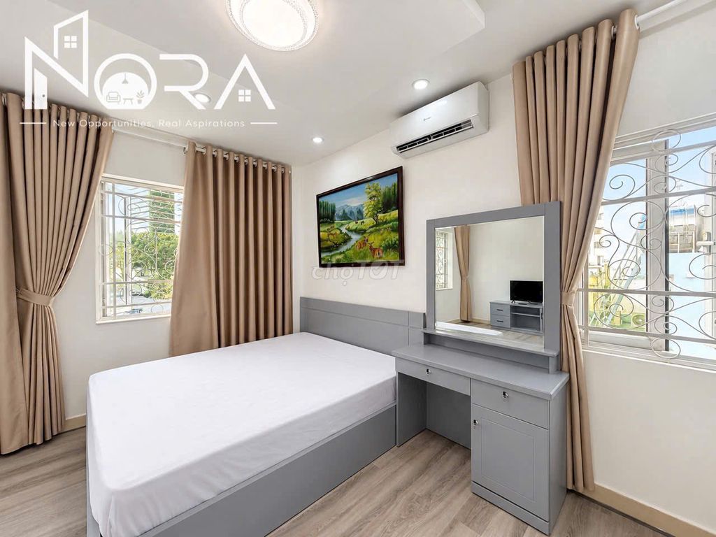 The apartment is two-size balcony bedrooms. Close to the seven-way stand.