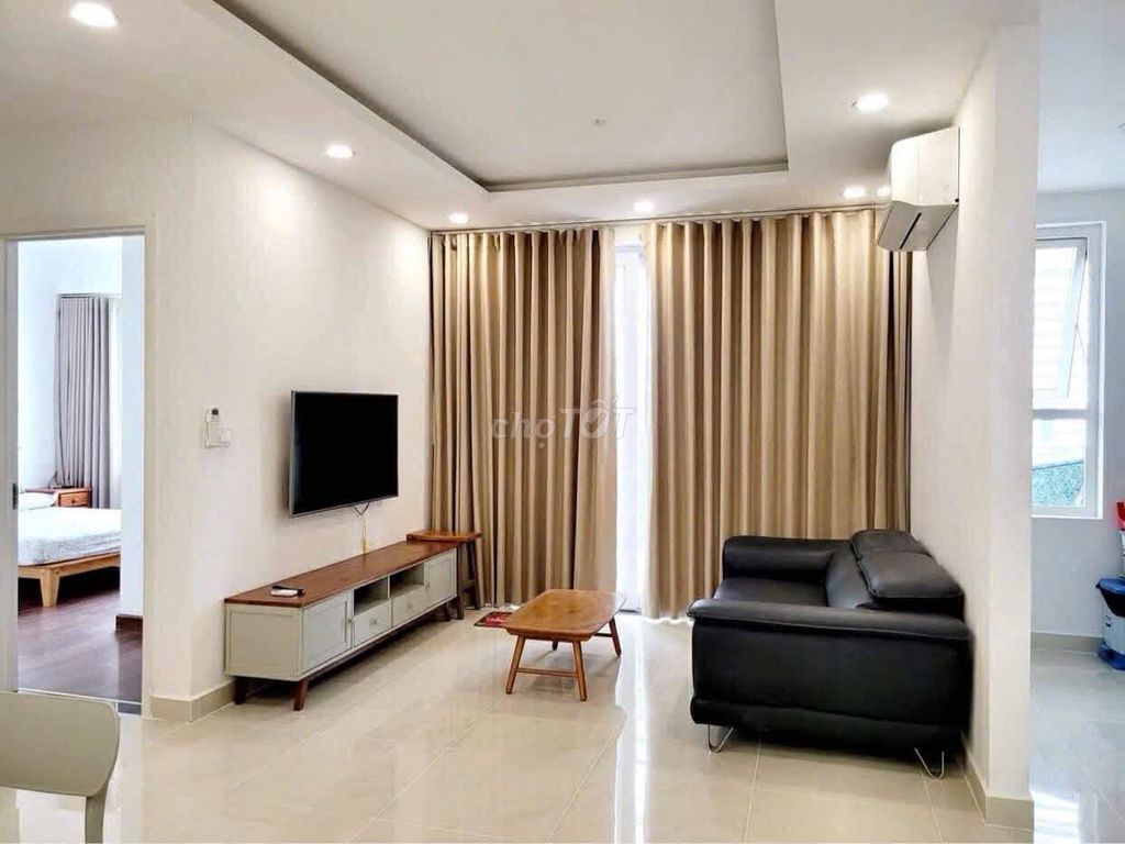 Two apartments are empty. Sacom 3-3. 584.