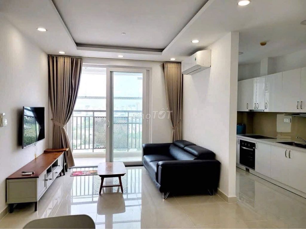 Two apartments are empty. Sacom 3-3. 584.