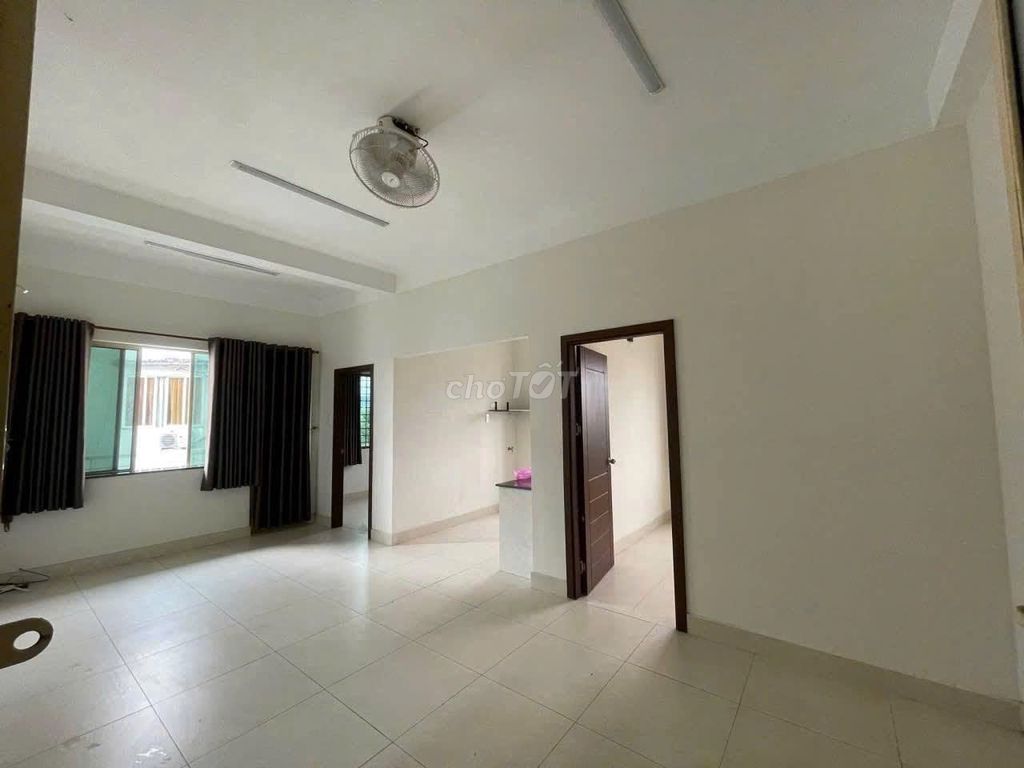 Three, no furniture, two bedrooms, 85 meters, ten million a month.