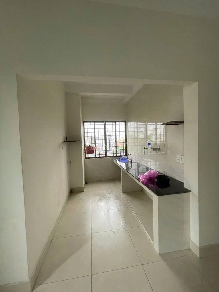Three, no furniture, two bedrooms, 85 meters, ten million a month.