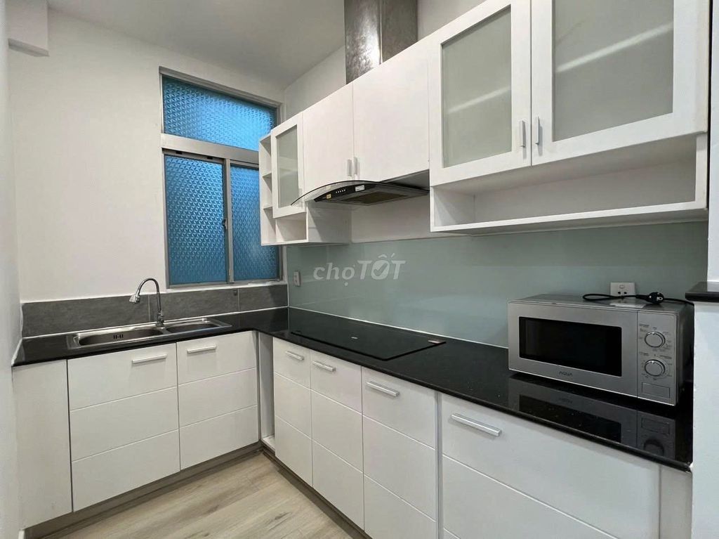 Rent Saigonres Plaza apartment 3 interior bedrooms 16 million a month.