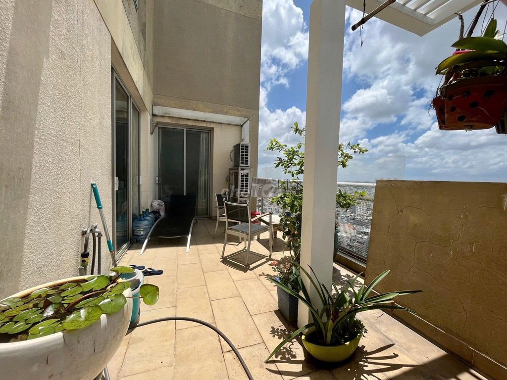 Penhouse C/c Kingston Residence-JiuY 4 p sleep-ntc-50 million a month