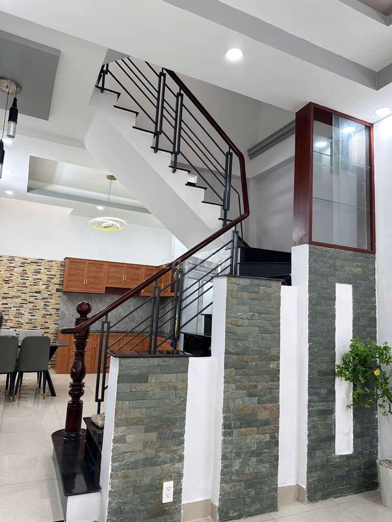 There's a half a block of three bedrooms. Three, three toilets.
