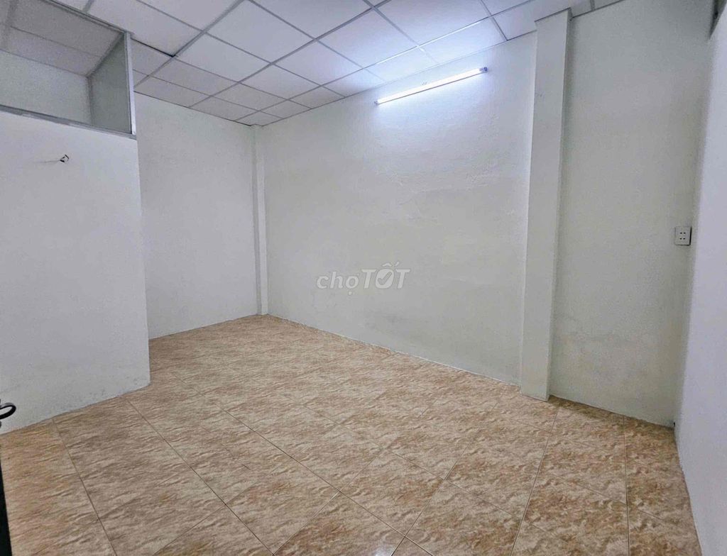 Rent a 14th Street house. Bahha two bedrooms. Two toilets.