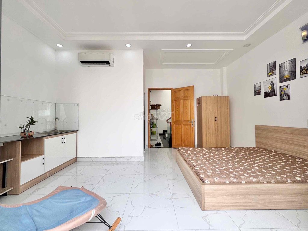 Rent Studio Service Full Seven, right near the height of Y-Slipper