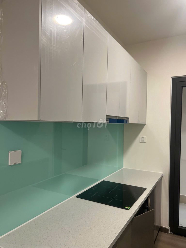 Rent a new apartment (new handover) at the foot of a salary demand
