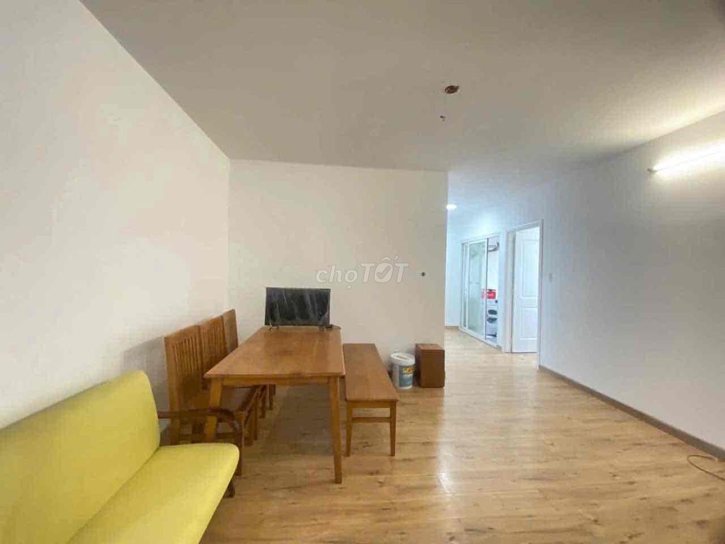 Three bedrooms 120 m2 Copac Square in 4th.