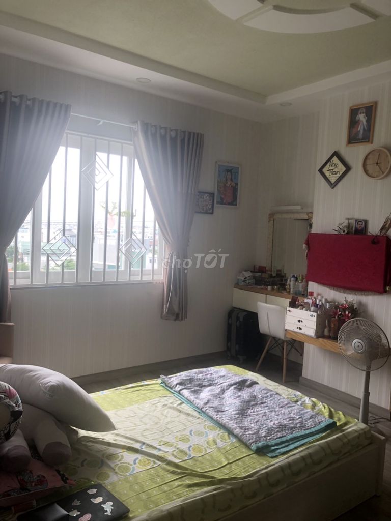 Rent Cộng Hòa Plaza 1 00 meters2, 3 bedrooms, 15 million a month.