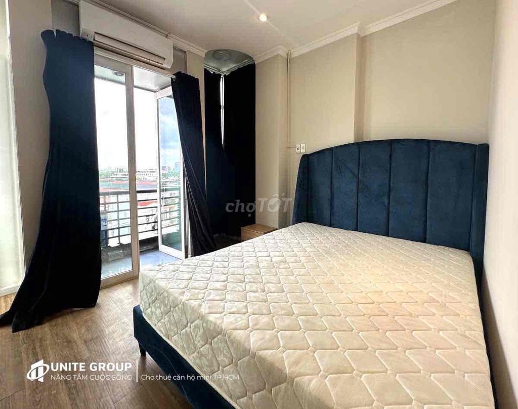Right on the line - 2 Bedrooms District 1 - 4