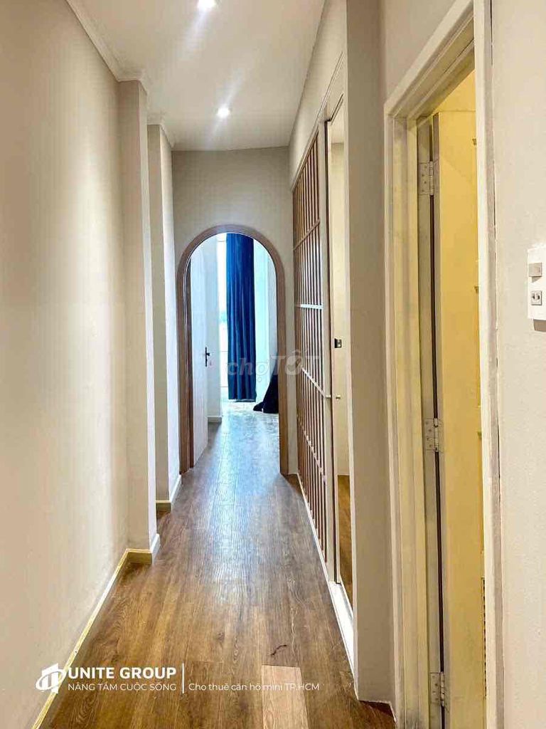 Right on the line - 2 Bedrooms District 1 - 4