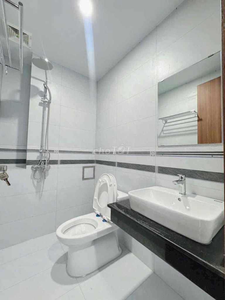 Rents the new balcony room Thích Quảng Đức, Phú Nhuận (close to pl)