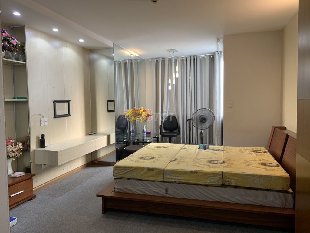 The three-size county bedrooms are only 14.5 million a month.