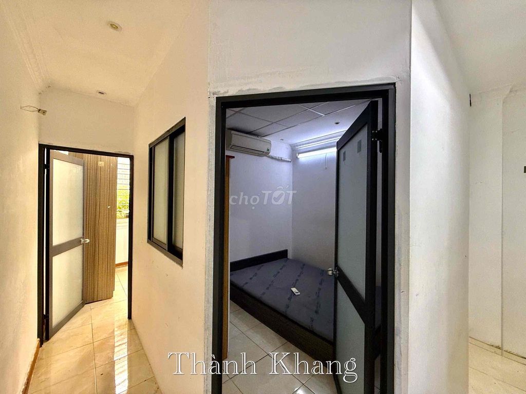 Rent two window bedrooms right here at the JW Main Institute in the 10th District.