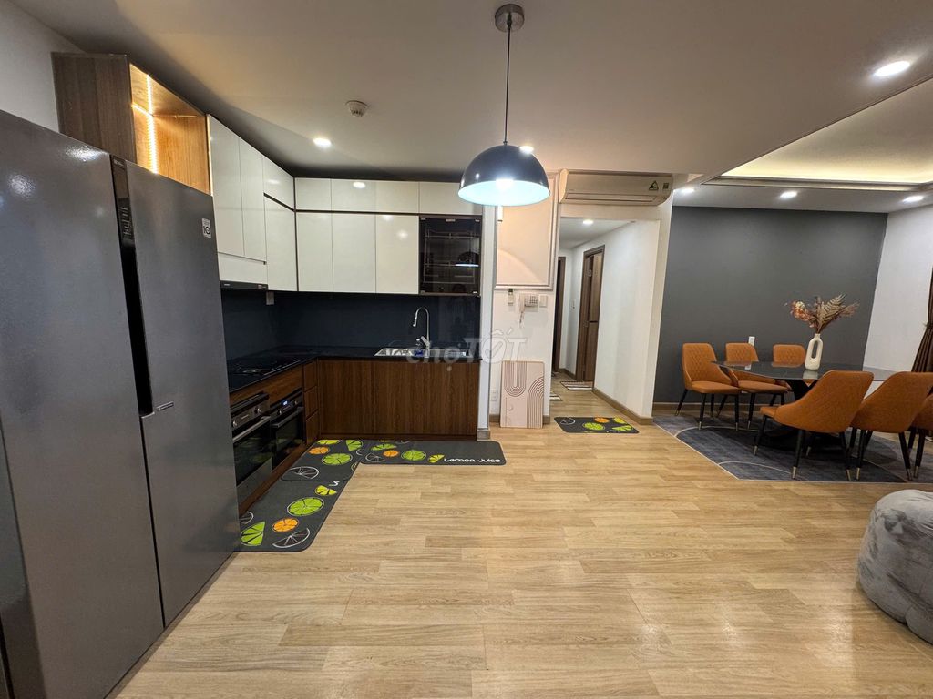 The cargo basket rents a lot of C/C district 10 Xi Grand Court. One bedroom two bedroom 3 bedrooms.